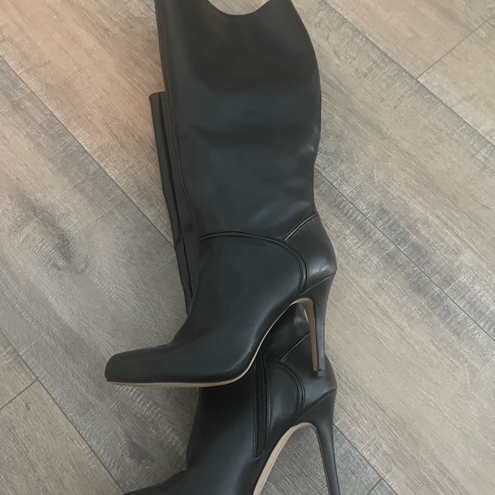 Elegant Black Women's Boots